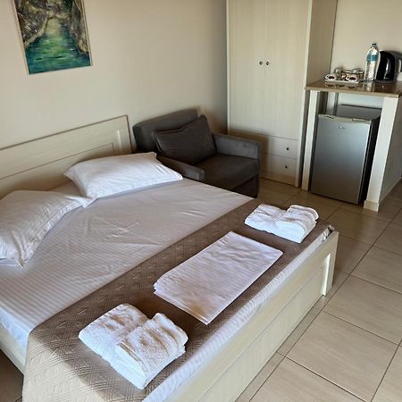 George Hotel Rooms&Suites Химара Экстерьер фото