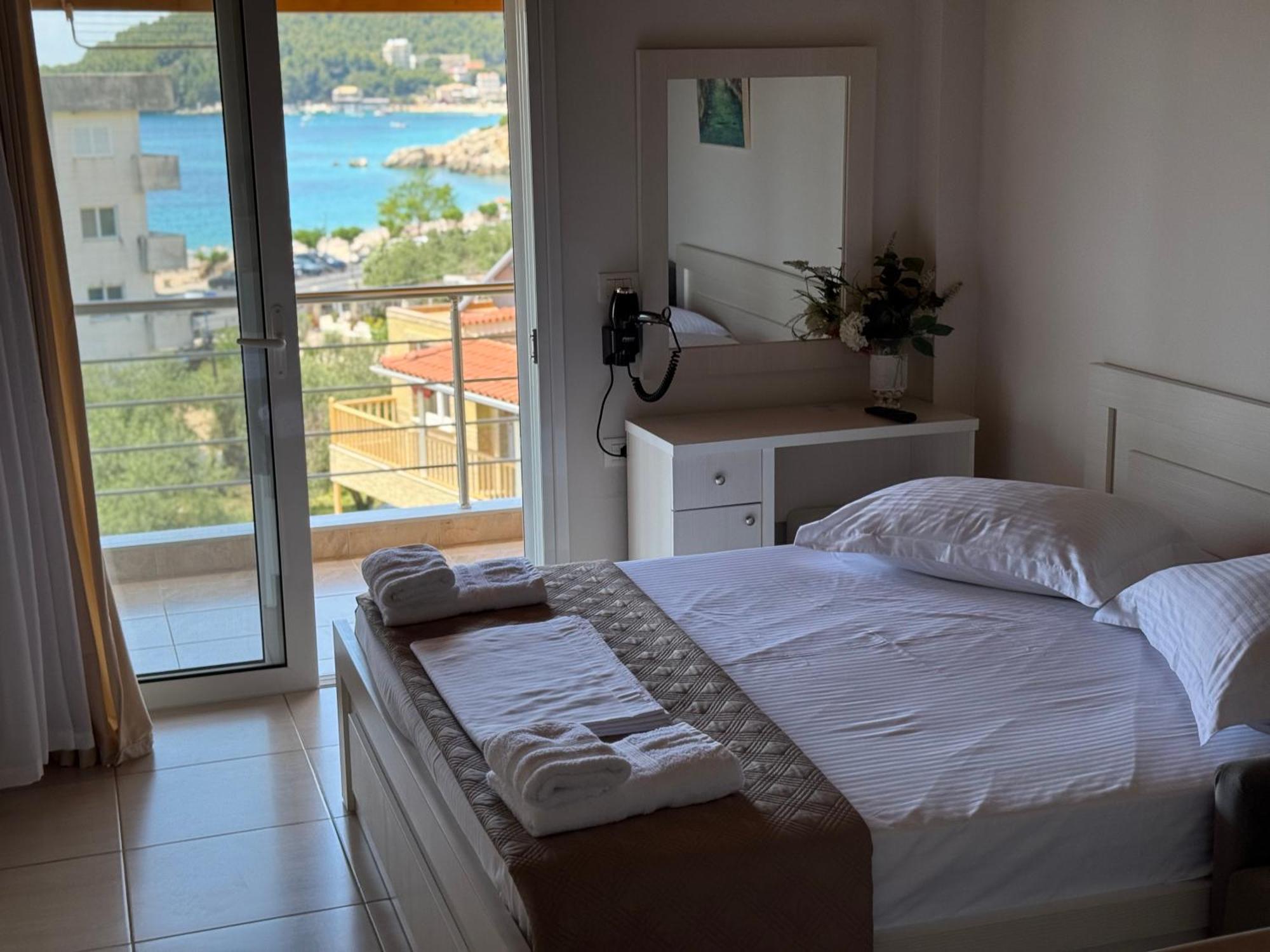 George Hotel Rooms&Suites Химара Экстерьер фото