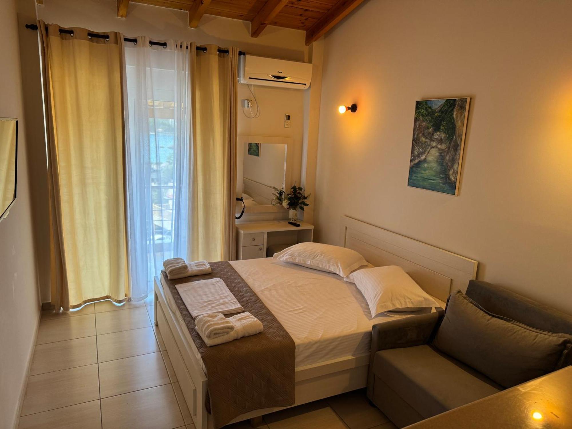 George Hotel Rooms&Suites Химара Экстерьер фото