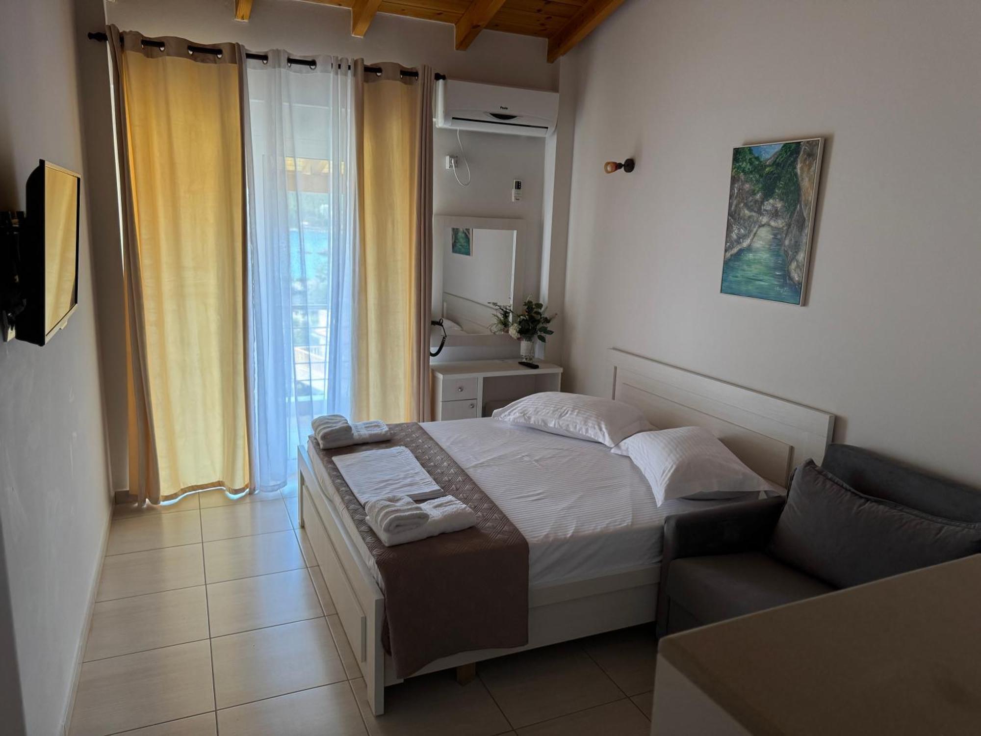 George Hotel Rooms&Suites Химара Экстерьер фото